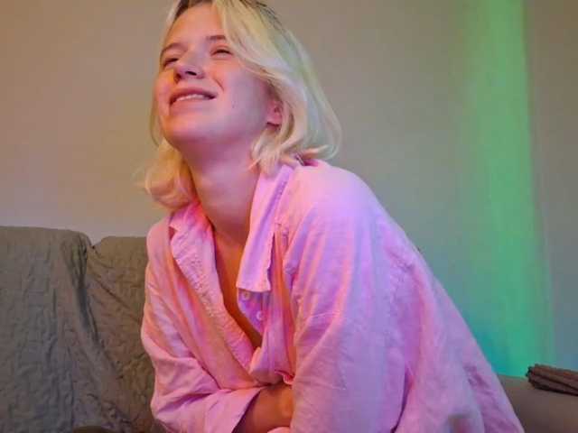 PeaceDance live cam on BongaCams