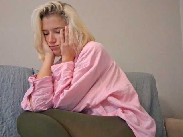 PeaceDance live cam on BongaCams