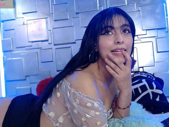 roxywild live cam on BongaCams