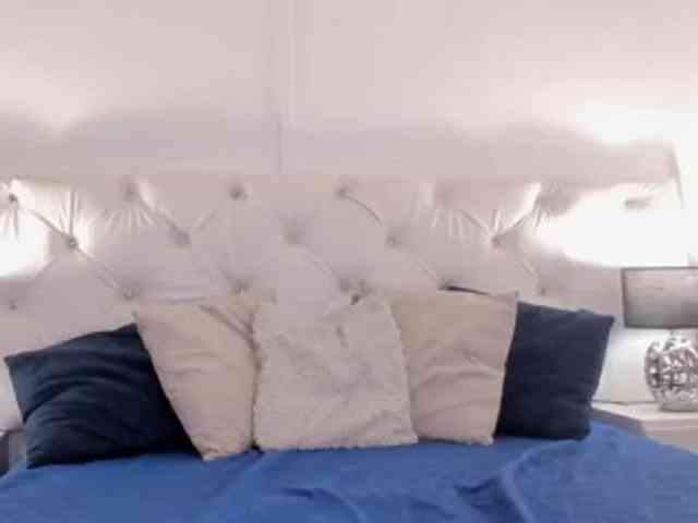 Linda-Jones webcam