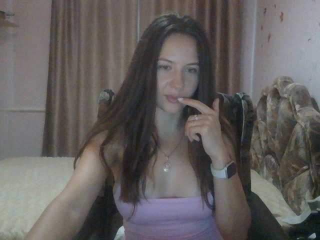 Lisa-Bond live cam on BongaCams