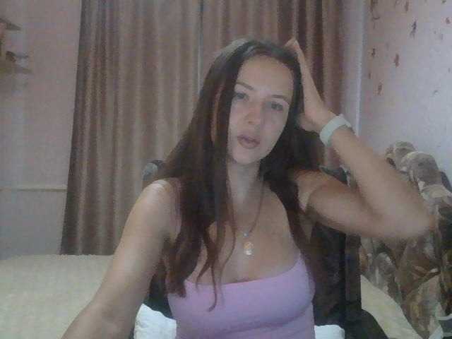 Lisa-Bond live cam on BongaCams