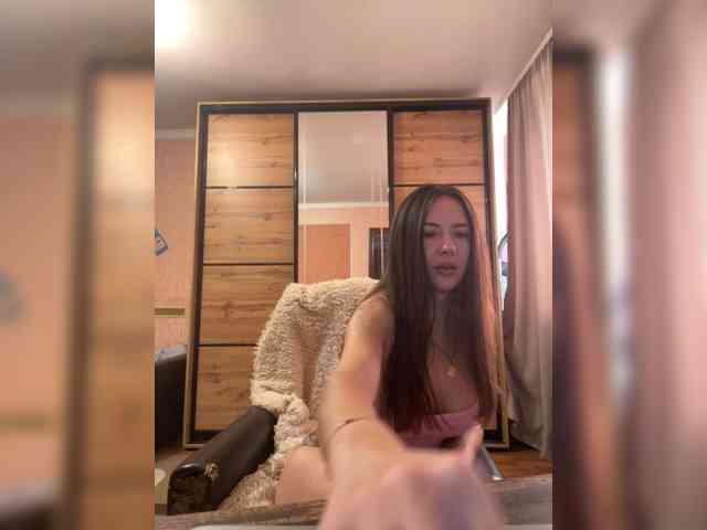 lisa-bond's live room