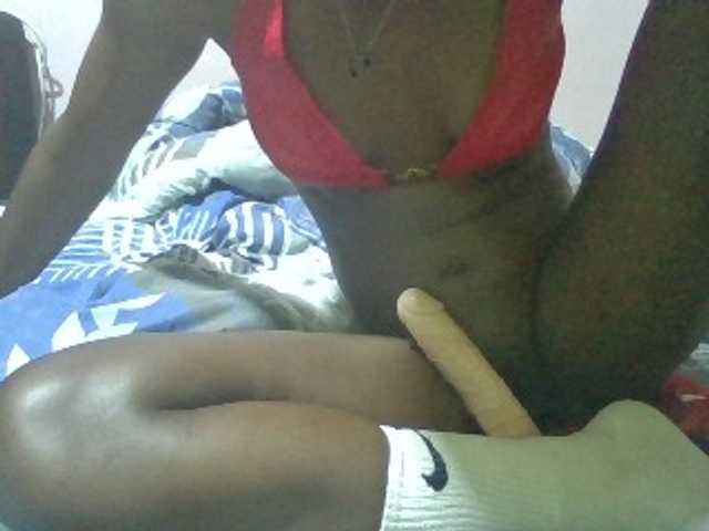 Kendy01 live cam on BongaCams