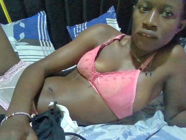 Kendy01 live cam on BongaCams