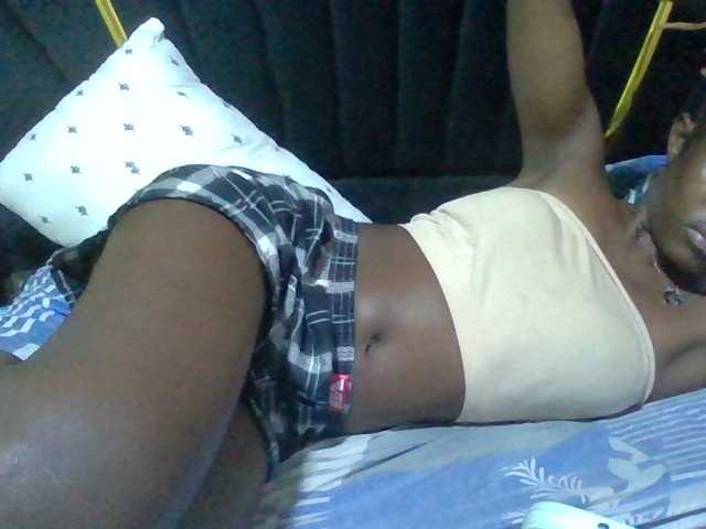 Kendy01 live cam on BongaCams
