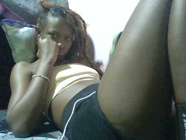 Kendy01 live cam on BongaCams