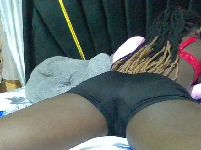 Kendy01 live cam on BongaCams