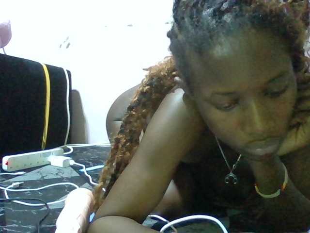 Kendy01 live cam on BongaCams