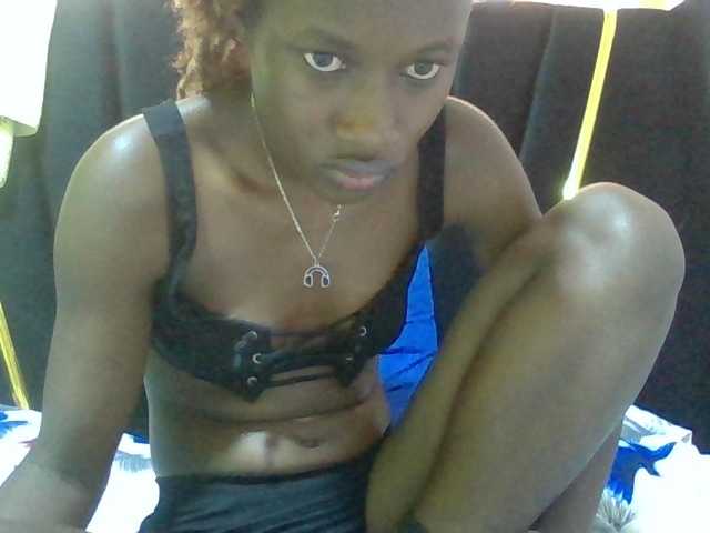 Kendy01 live cam on BongaCams