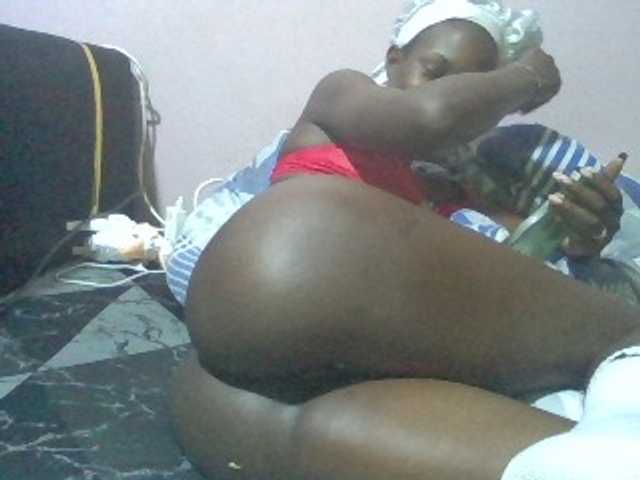 Kendy01 live cam on BongaCams
