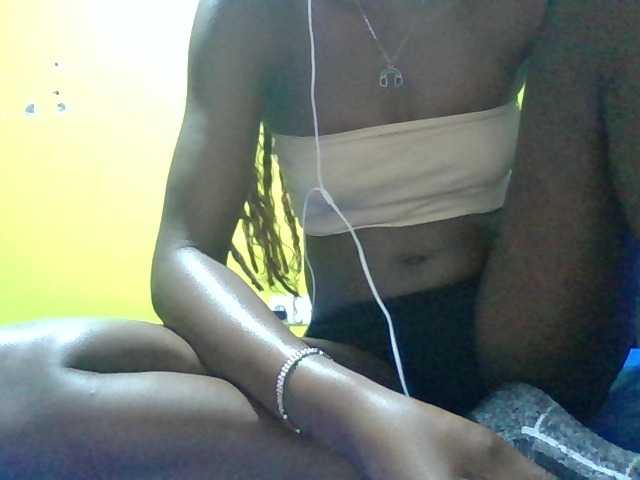 Kendy01 live cam on BongaCams
