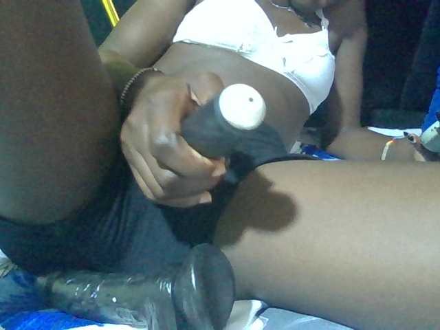 Kendy01 live cam on BongaCams