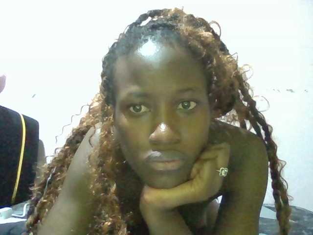 Kendy01 live cam on BongaCams