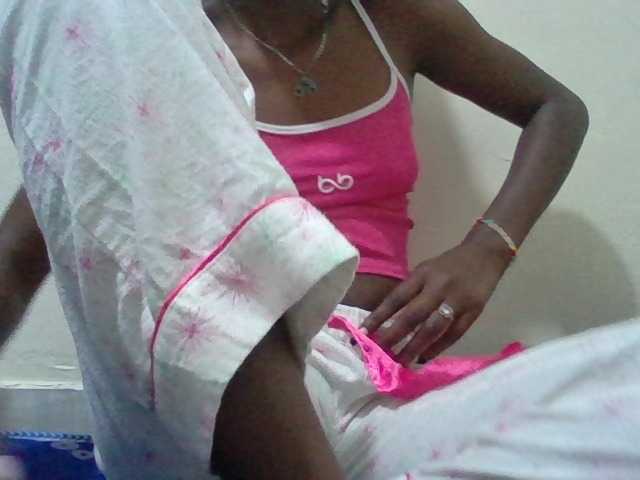 Kendy01 live cam on BongaCams