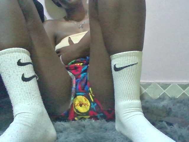 Kendy01 live cam on BongaCams