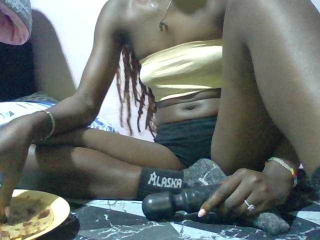 Kendy01 live cam on BongaCams
