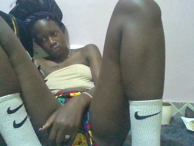 Kendy01 live cam on BongaCams