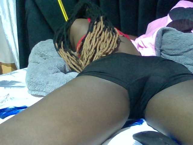 Kendy01 live cam on BongaCams