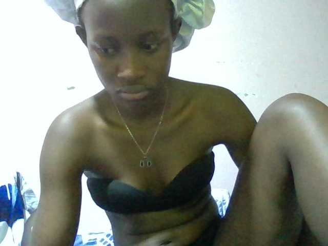 Kendy01 live cam on BongaCams