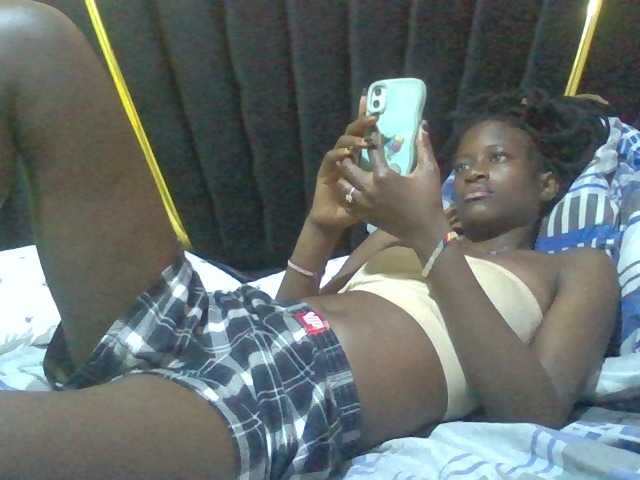 Kendy01 live cam on BongaCams