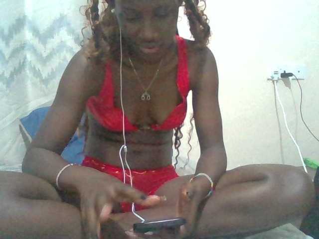 Kendy01 live cam on BongaCams