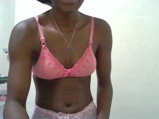 Kendy01 live cam on BongaCams