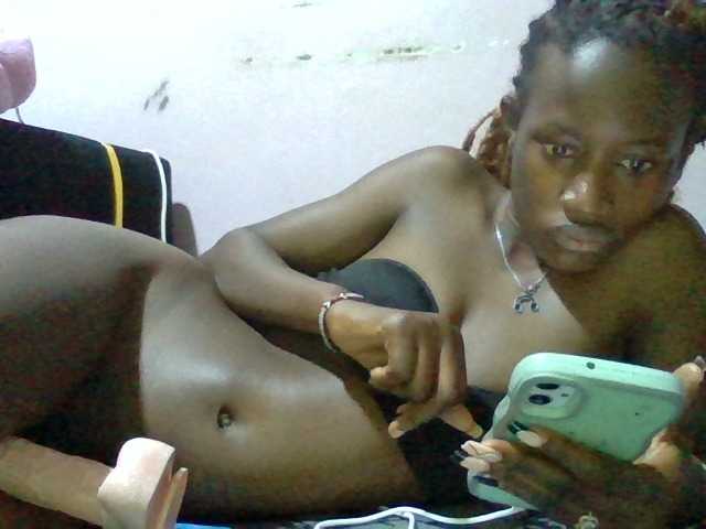 Kendy01 live cam on BongaCams