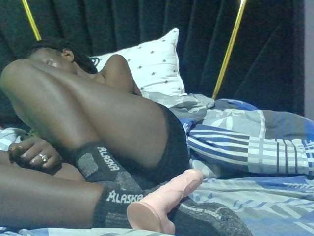 Kendy01 live cam on BongaCams
