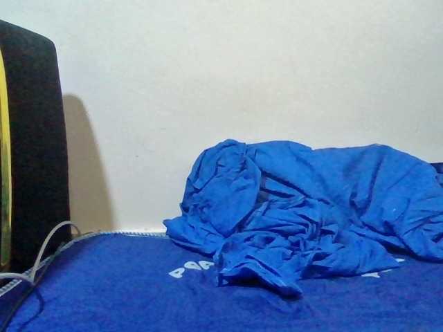 Kendy01 live cam on BongaCams