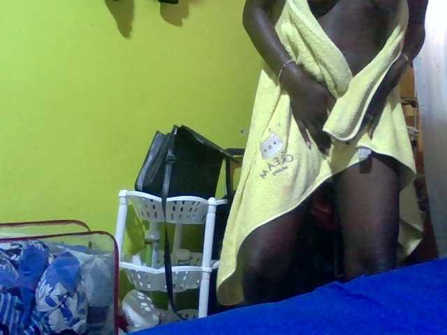 Kendy01 live cam on BongaCams