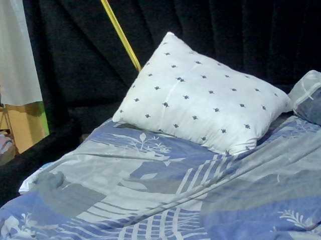 Kendy01 live cam on BongaCams