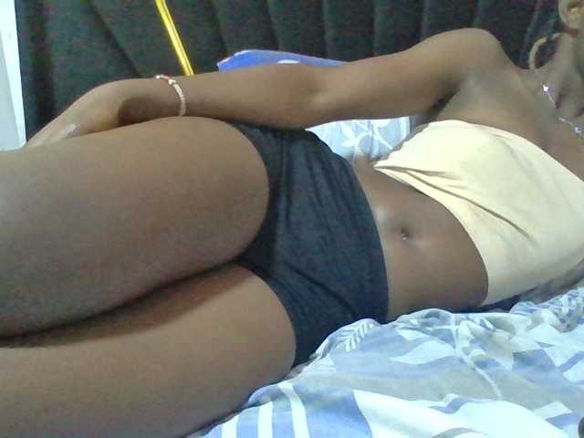 Kendy01 live cam on BongaCams