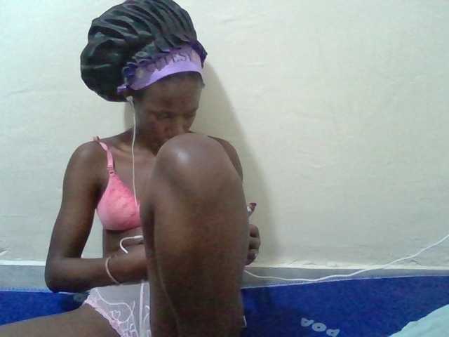 Kendy01 live cam on BongaCams