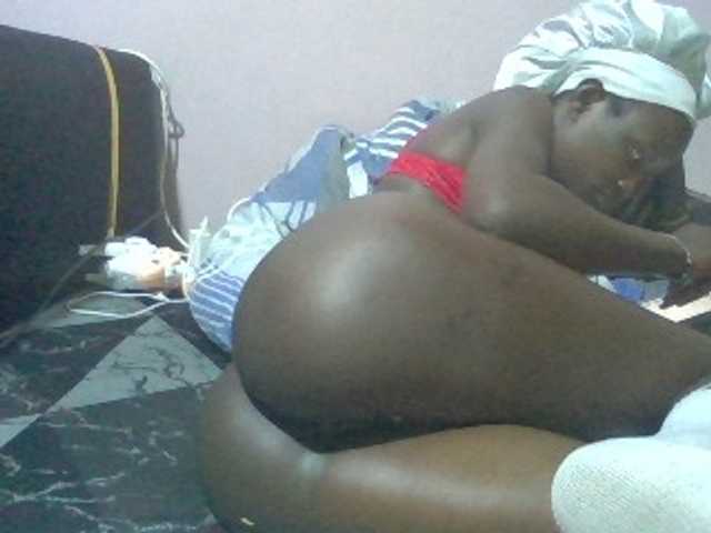 Kendy01 live cam on BongaCams