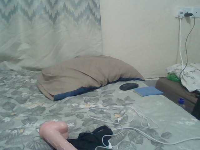 Kendy01 live cam on BongaCams