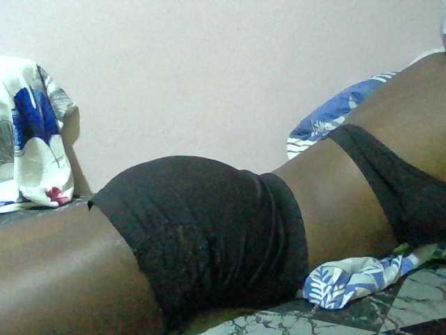Kendy01 live cam on BongaCams