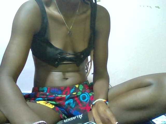 Kendy01 live cam on BongaCams