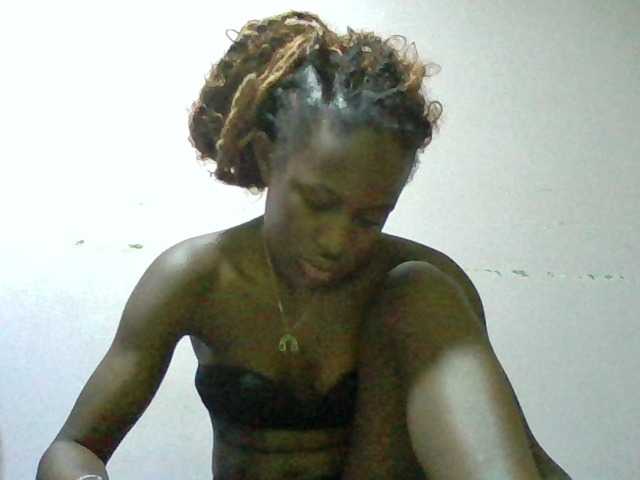 Kendy01 live cam on BongaCams