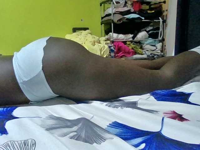 Kendy01 live cam on BongaCams