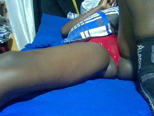 Kendy01 live cam on BongaCams