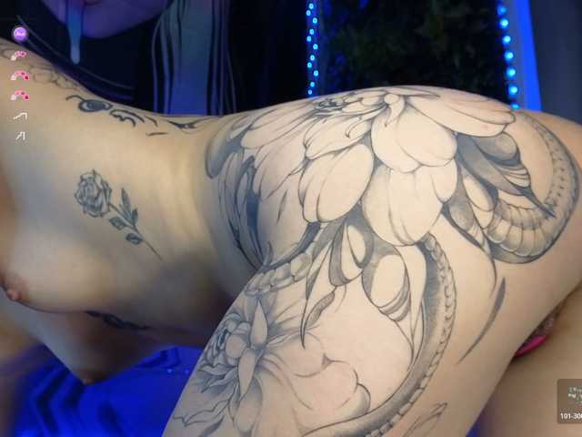 hazekiss live cam on BongaCams