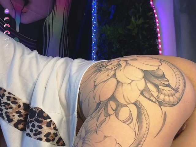 hazekiss live cam on BongaCams