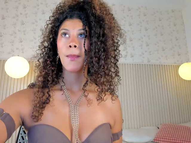 TheAlieh live cam on BongaCams