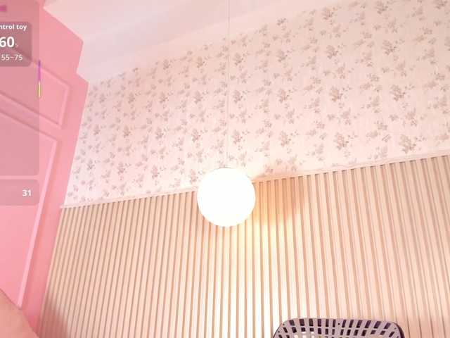 TheAlieh live cam preview