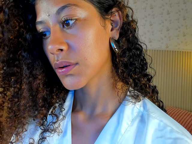 TheAlieh live cam on BongaCams