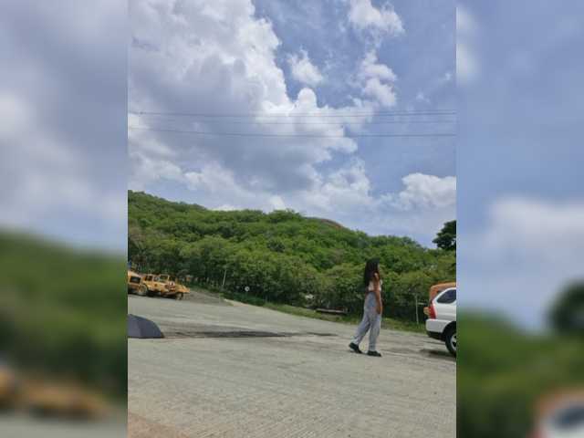 TheAlieh live cam preview