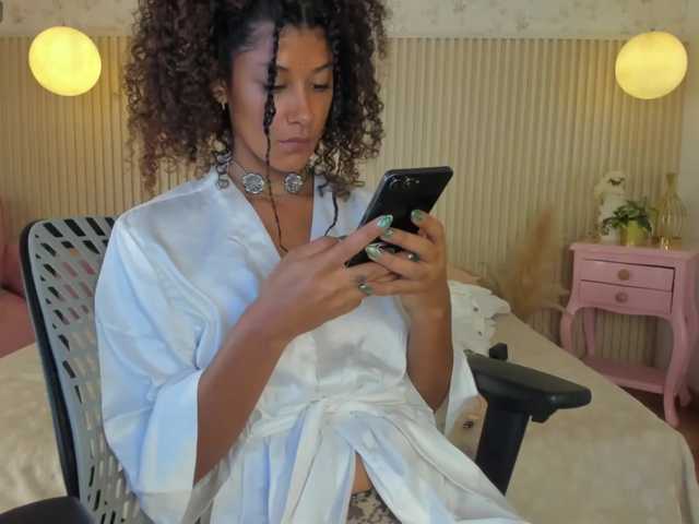 TheAlieh live cam on BongaCams