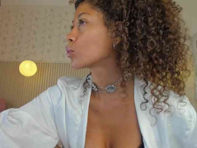 Modella: TheAlieh