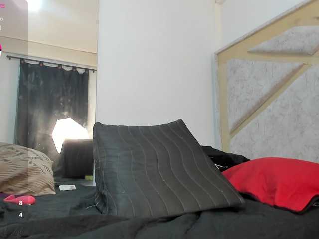 Jade-roxx live cam on BongaCams